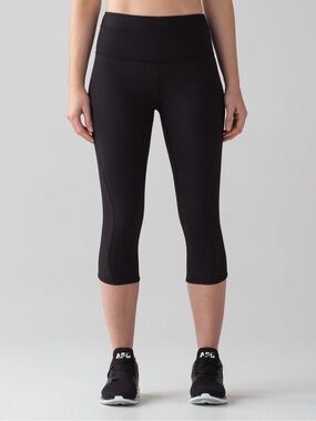 Lululemon Train Times Crop 17” Black Mesh Size 6 #195